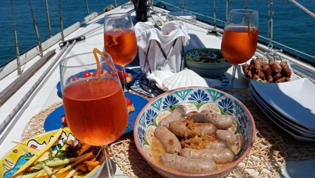 La Tua Stanza A Vela Sul Mare Hotel Bari Exterior photo