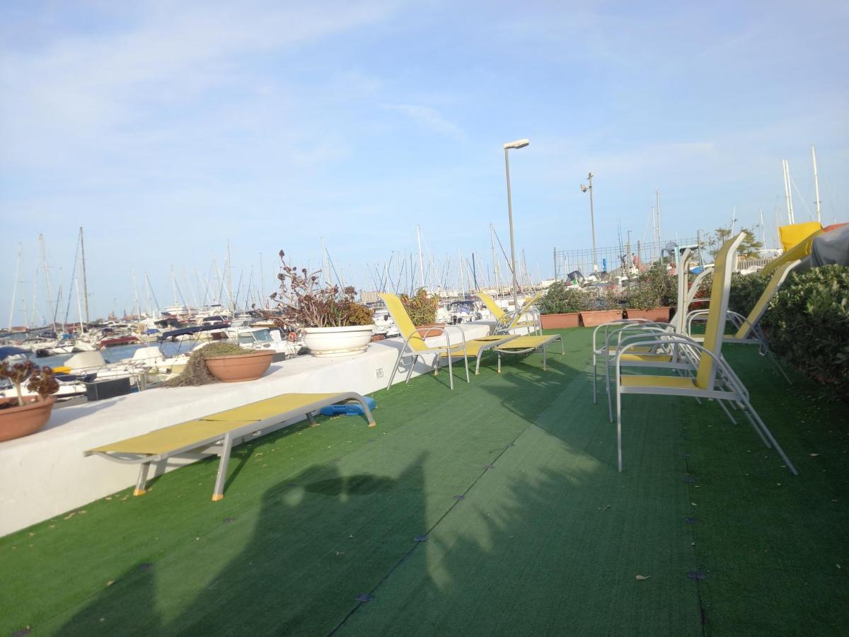 La Tua Stanza A Vela Sul Mare Hotel Bari Exterior photo
